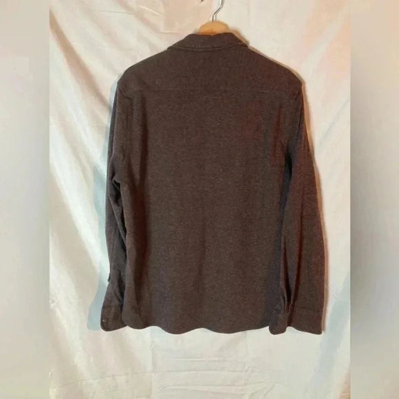 Jos a bank reserve button up top - Picture 2 of 3